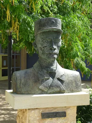Statue de Ferdinand Cheval à Hauterives